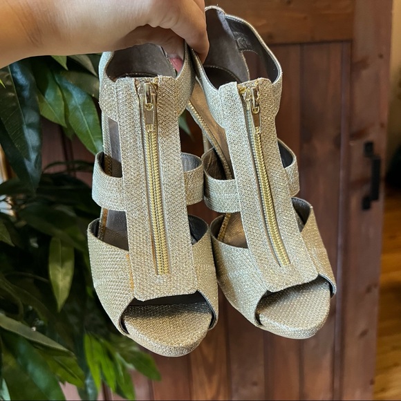 Champagne Gold Metallic Sparkle Zipper Heels - Picture 4 of 7